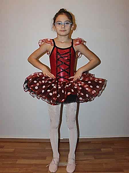 AYCE KOSTÜM - BEYAZ BENEKLİ KIRMIZI SİYAH TÜTÜ - T45