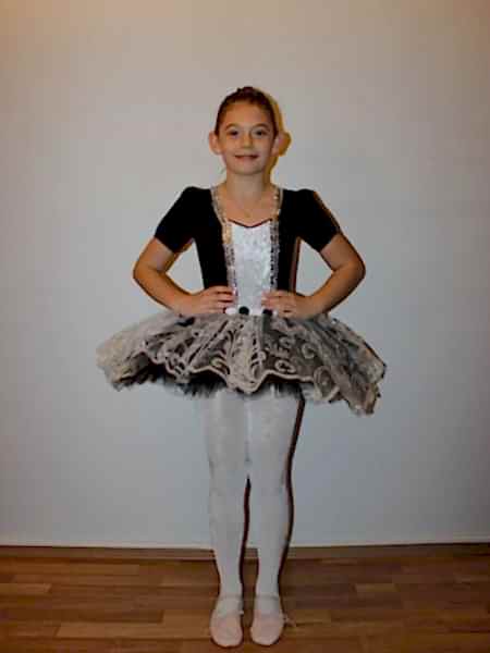 AYCE KOSTÜM - GÜMÜŞ GÜPÜRLÜ SÜYAH TÜTÜ - T51