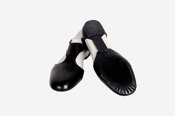 ÖĞRETMEN AYAKKABISI A06